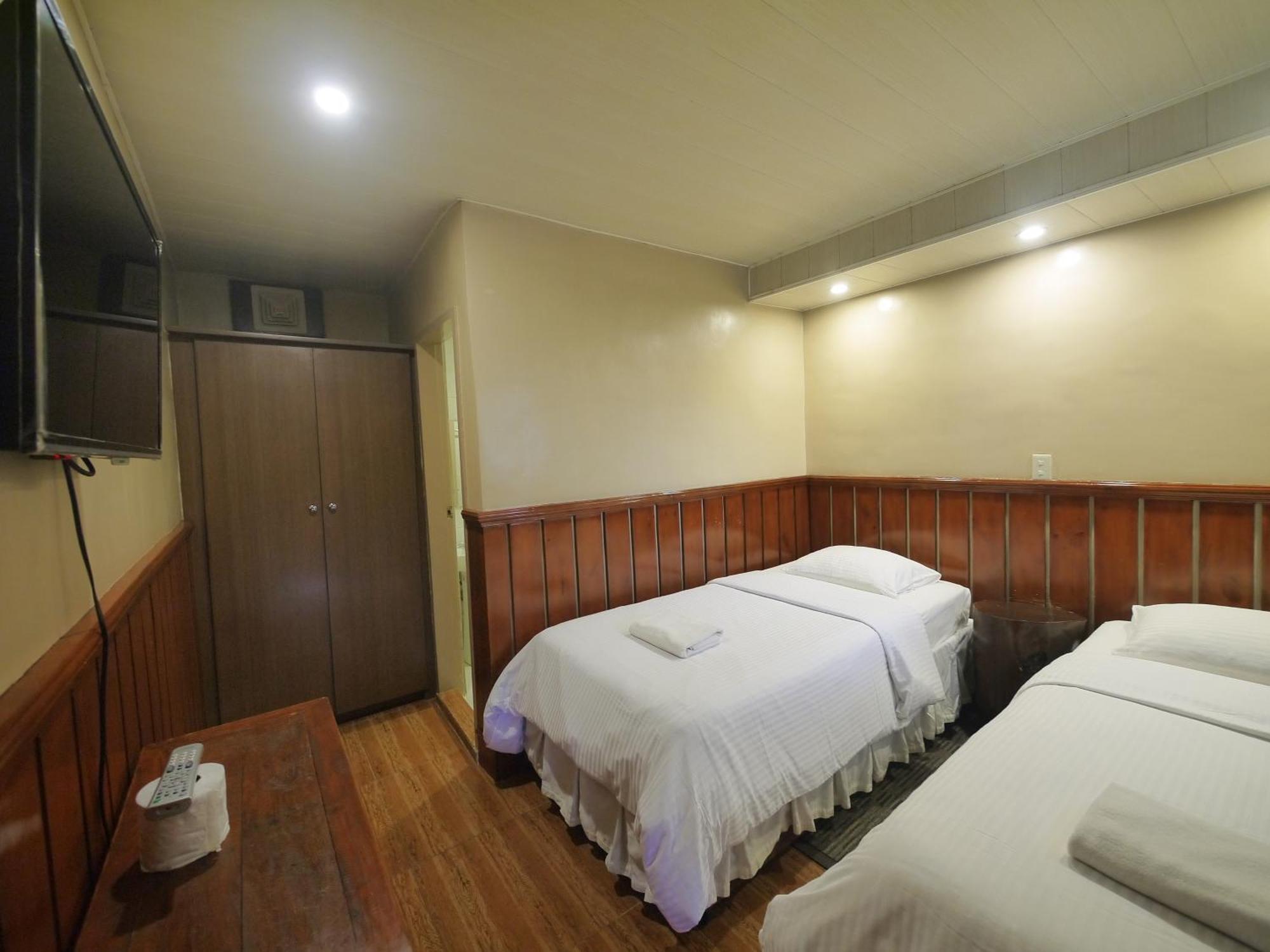 Mountain Lodge And Restaurant Baguio City Bagian luar foto