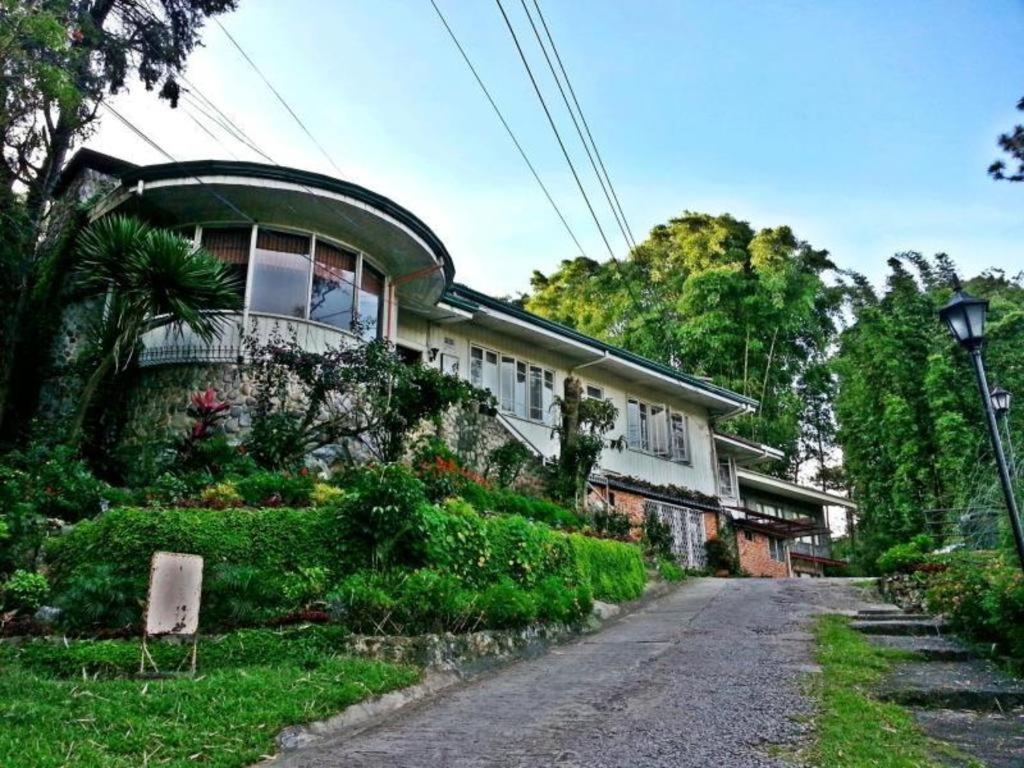 Mountain Lodge And Restaurant Baguio City Bagian luar foto