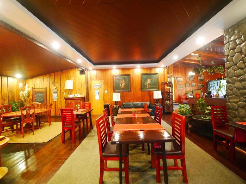Mountain Lodge And Restaurant Baguio City Bagian luar foto