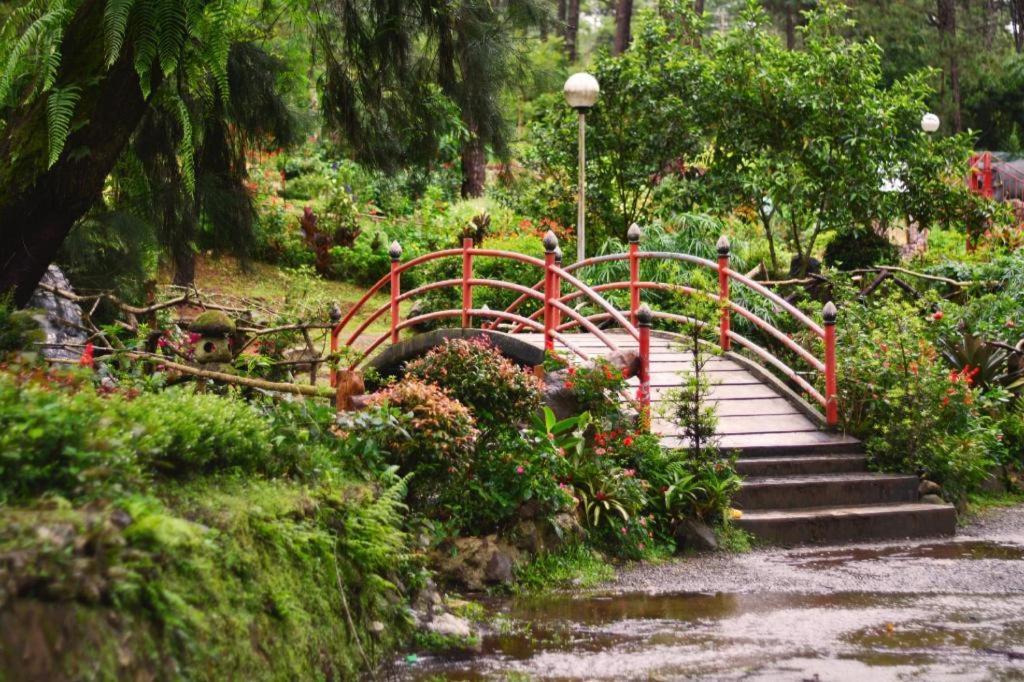 Mountain Lodge And Restaurant Baguio City Bagian luar foto