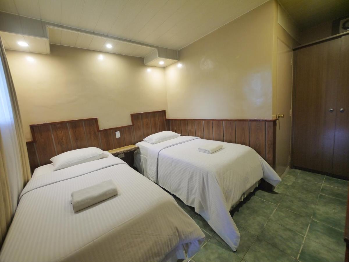 Mountain Lodge And Restaurant Baguio City Bagian luar foto