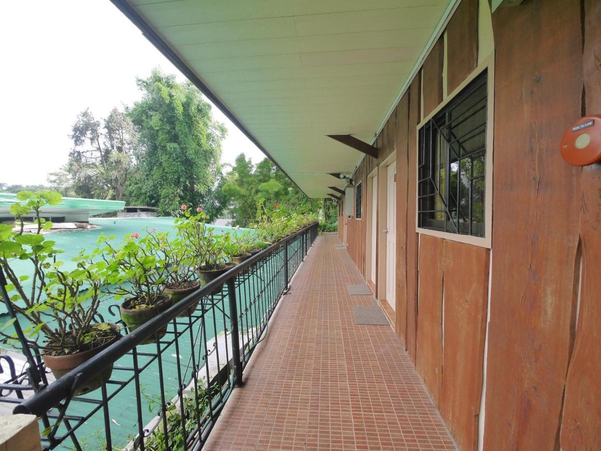 Mountain Lodge And Restaurant Baguio City Bagian luar foto