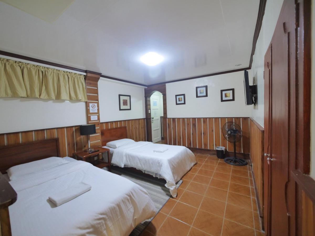 Mountain Lodge And Restaurant Baguio City Bagian luar foto